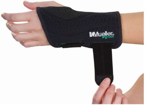 Mueller USA Green Fitted Left Hand Wrist Brace Support Strap Small Medium